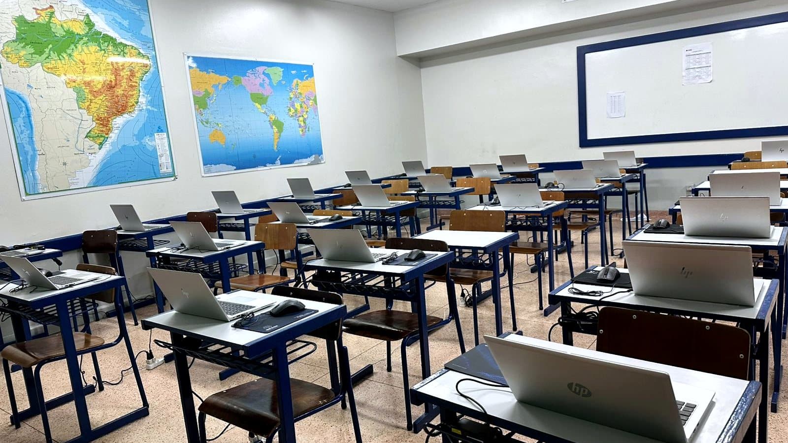 Locação de Chromebooks para educação: por que escolas e treinamentos escolhem o modelo