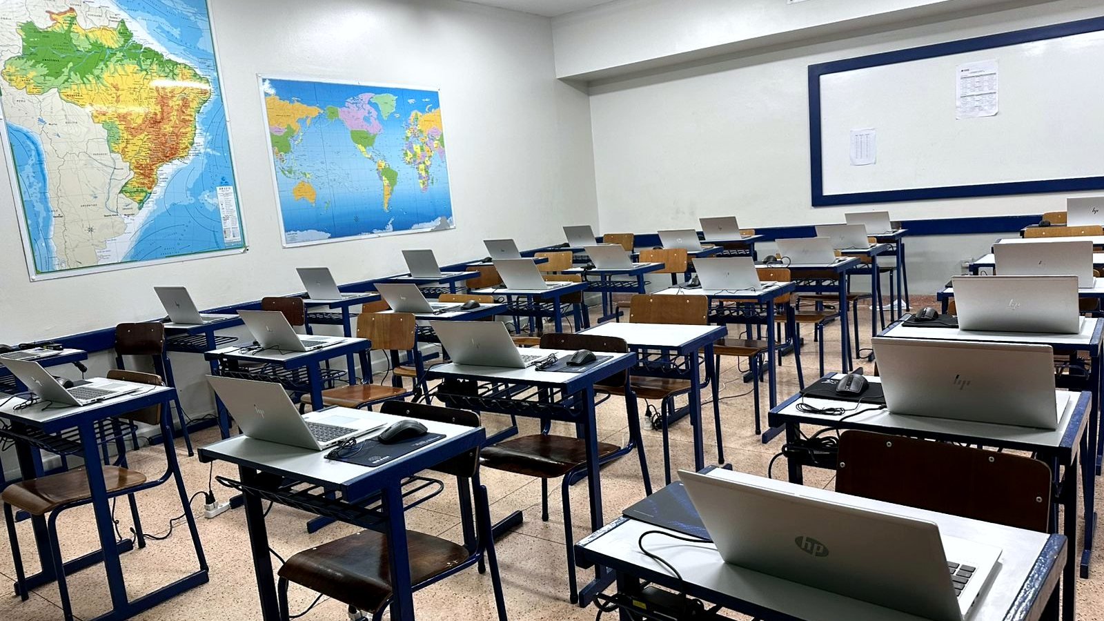 Locação de Chromebooks para educação: por que escolas e treinamentos escolhem o modelo